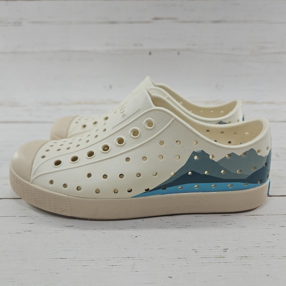 Native Jefferson Mountain Kids‎ C12 Bone Tan Beige Slip On Waterproof Sneakers - Picture 2 of 10